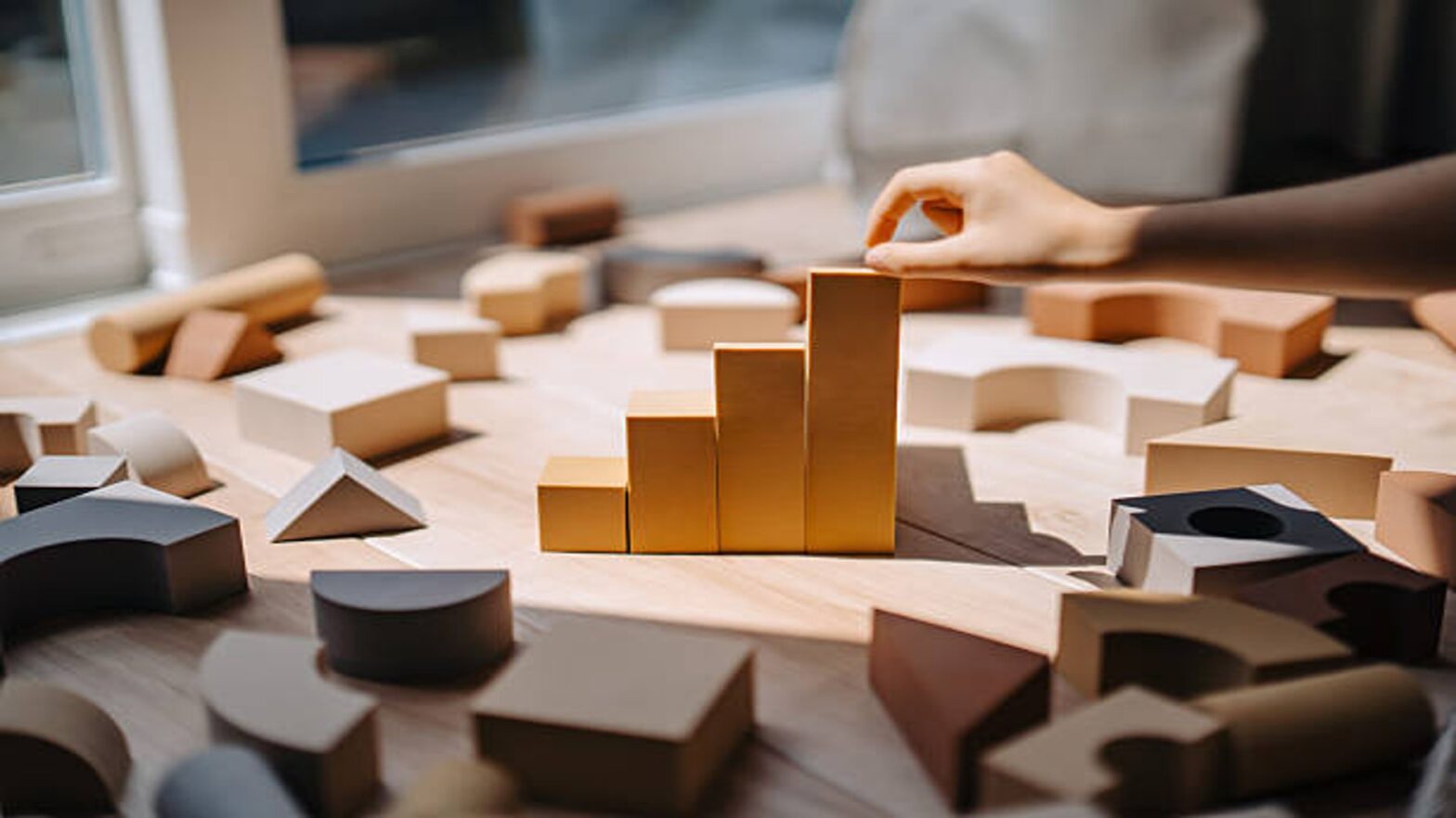Gioco Montessori Bastoncini Colorati E Dadi | Torre In Legno Di Faggio Per Bambini 3-5 Anni, Gioco Educativo Da Tavolo 36 Pezzi
