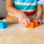 Scopri come creare divertenti lavoretti con la pasta di sale Montessori
