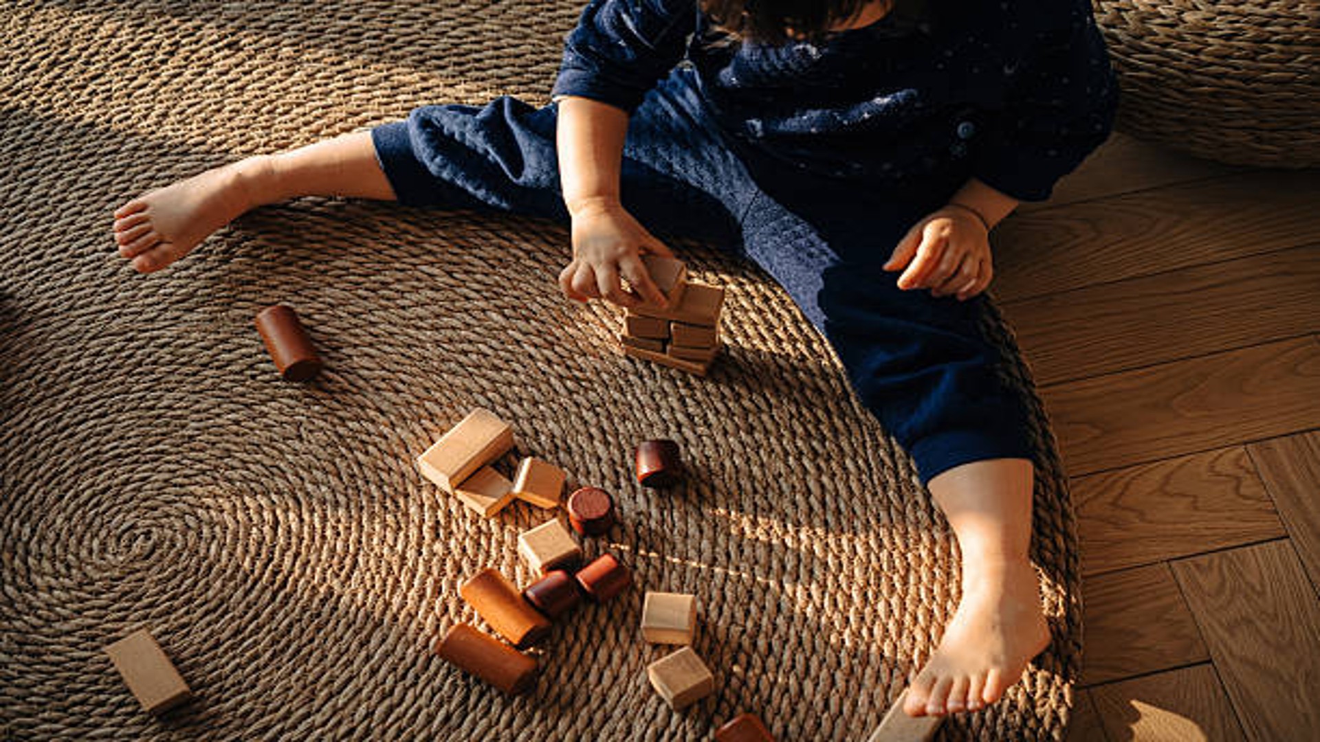 Ambiente Montessori a casa: i giochi e gli strumenti essenziali del 2025